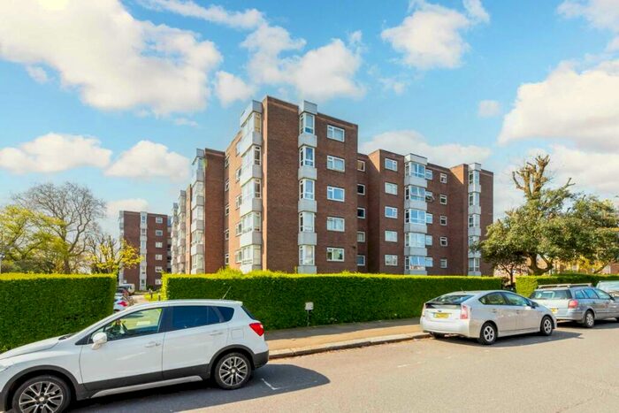 2 Bedroom Flat To Rent In Brampton Grove, Hendon, NW4
