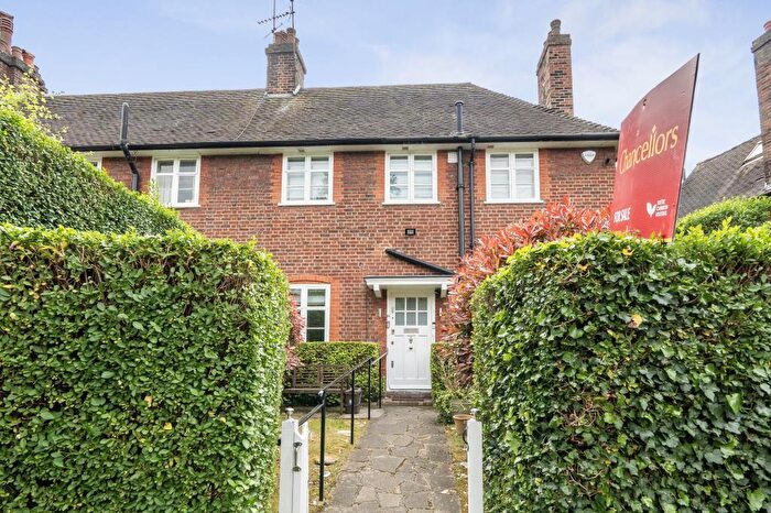 3 Bedroom End Of Terrace House For Sale In Addison Way, Hampstead Garden Suburb, NW11