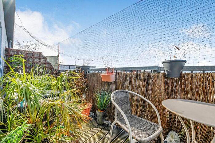 1 Bedroom Apartment For Sale In Sturlas Way, Waltham Cross, EN8
