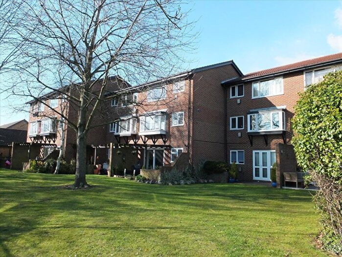 1 Bedroom Flat To Rent In Beagle Close, Feltham, TW13