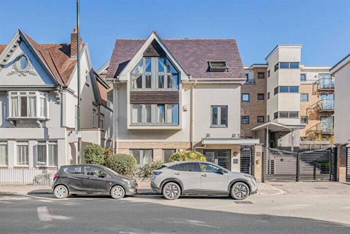 1 Bedroom Flat For Sale In Mortlake High Street, London, SW14