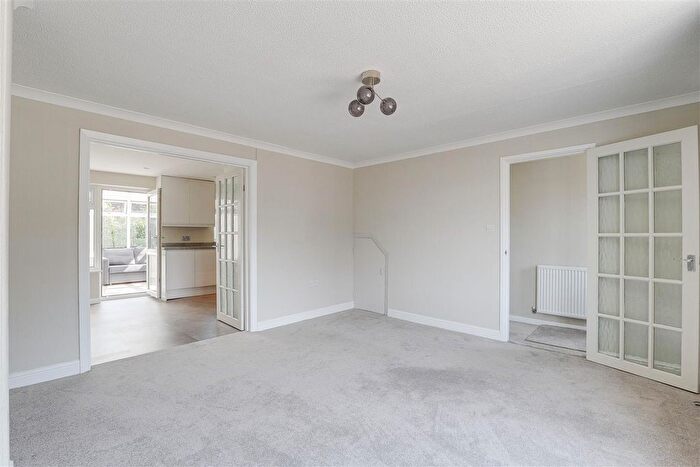 3 Bedroom Semi-Detached House To Rent In Osgood Road, Arnold, Nottingham, NG5