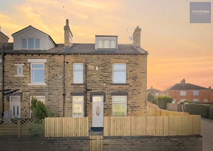 2 Bedroom House For Sale In Thorpe Road, Pudsey, LS28