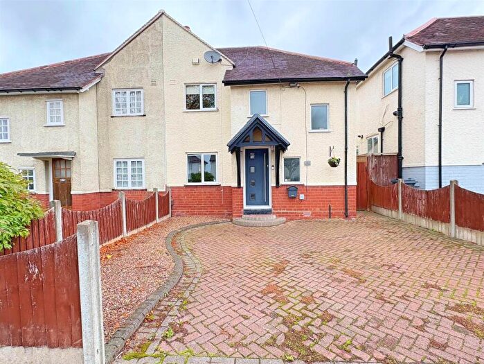 3 Bedroom Semi-Detached House For Sale In St. Michaels Road, Boldmere, Sutton Coldfield, B73