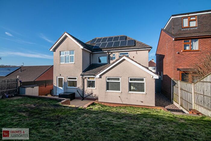 4 Bedroom Detached House For Sale In Lichfield Road, Cannock, WS11