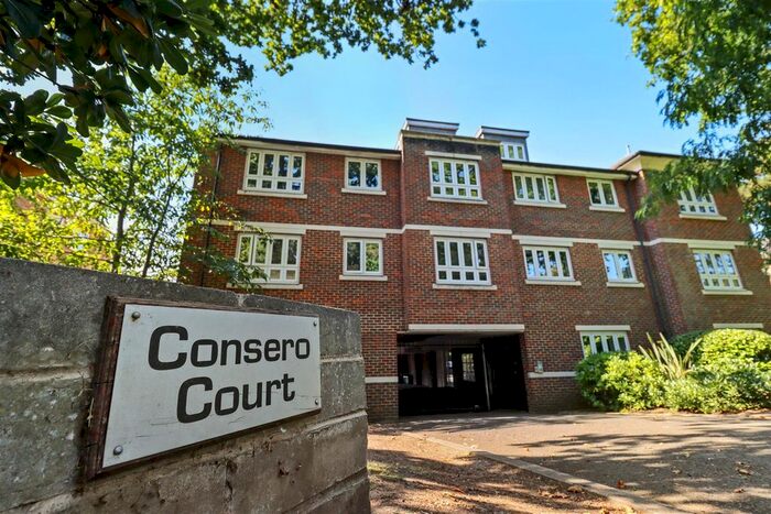 2 Bedroom Flat To Rent In Brooklands Road, Weybridge, KT13