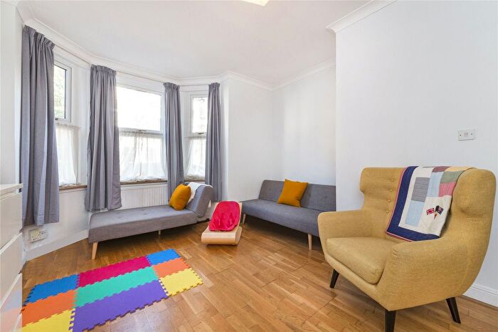 1 Bedroom Flat To Rent In College Place, Camden, NW1