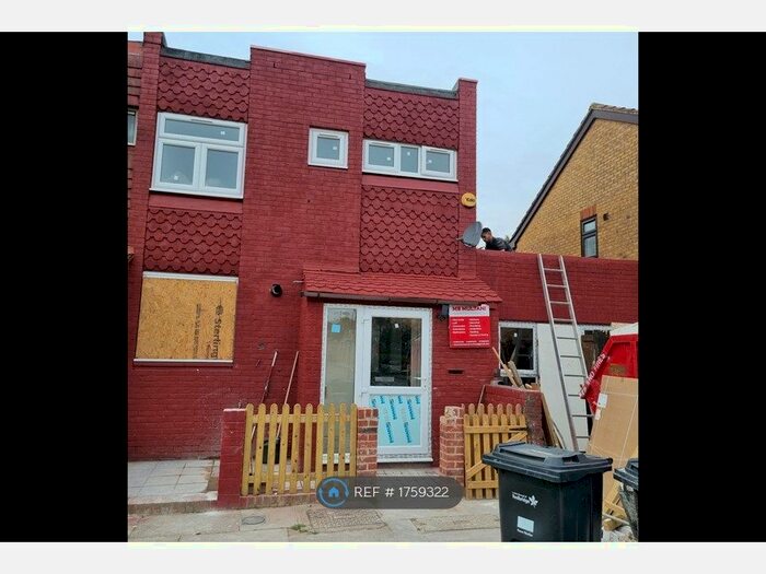 5 Bedroom End Of Terrace House To Rent In Woodman Path, Ilford, IG6