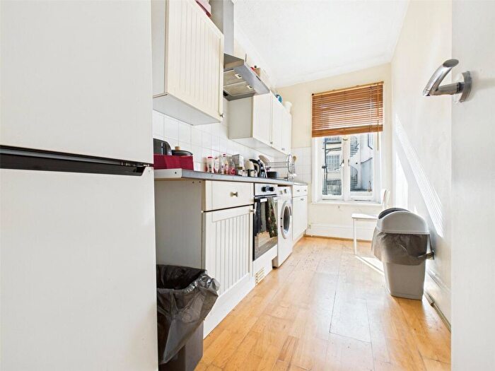 2 Bedroom Apartment To Rent In St Georges Road, Kemptown, Brighton, BN2