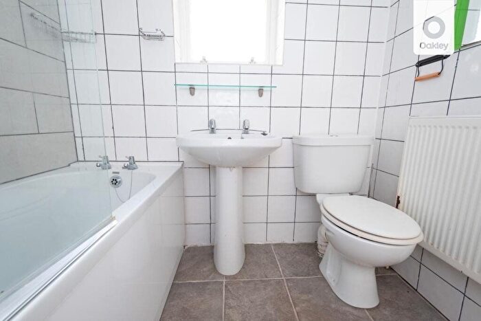 1 Bedroom Flat To Rent In Marine Parade, Brighton, BN2