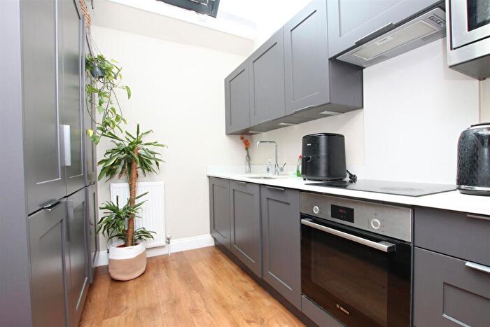 1 Bedroom Flat To Rent In Milsom Street, Bath, BA1