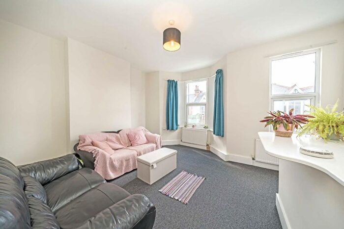 2 Bedroom Flat To Rent In South Ealing Road, London, W5