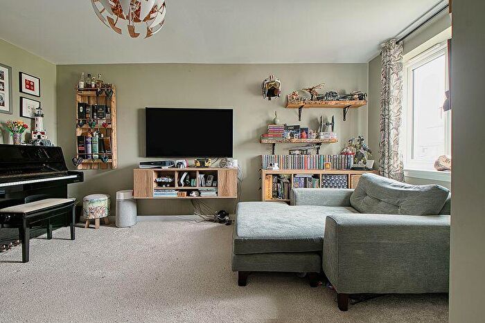 3 Bedroom End Of Terrace House For Sale In Whitehouse Gardens, Gorebridge, EH23