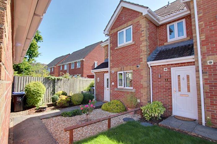 4 Bedroom Semi-Detached House To Rent In Peel Court, Melksham, SN12