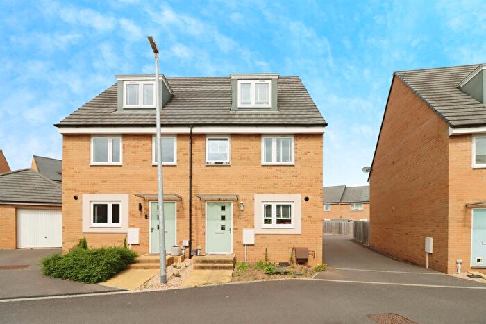 3 Bedroom Semi-Detached House For Sale In Heather Road, Emersons Green, Bristol, BS16