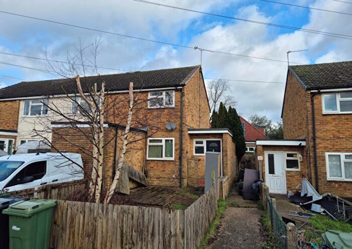 2 Bedroom Apartment For Sale In Rival Moor Road, Petersfield, Hampshire, GU31