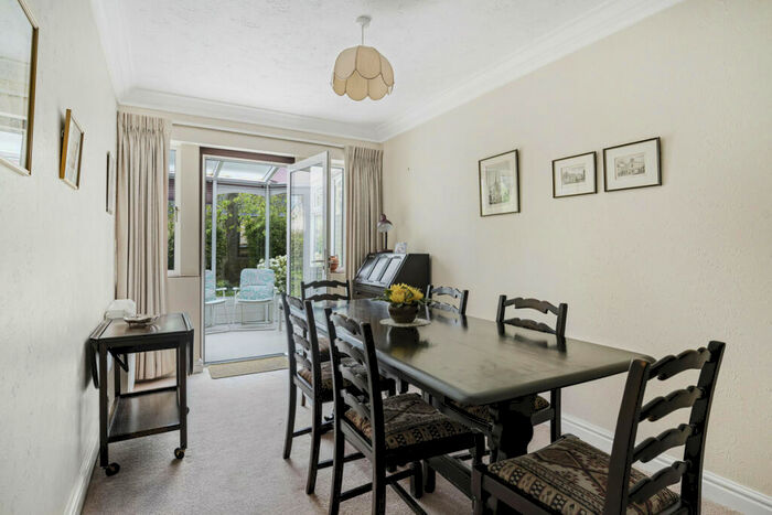 2 Bedroom Cottage For Sale In Kings End, Bicester, OX26