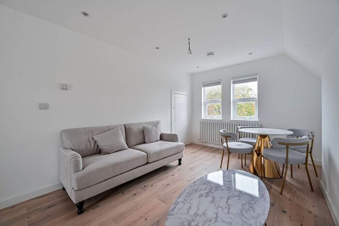 1 Bedroom Flat To Rent In Charlton Road, Blackheath, SE3