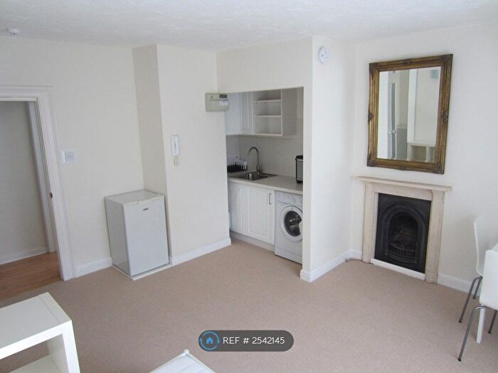 Studio To Rent In Wetherell Place, Bristol, BS8