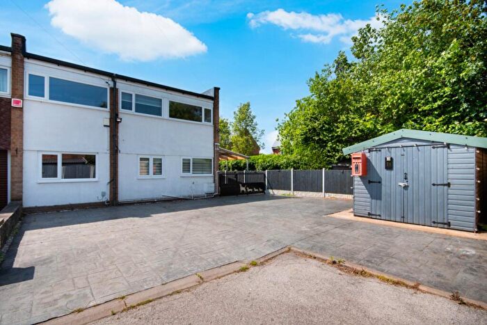 5 Bedroom Semi-Detached House For Sale In Grosvenor Close, Retford, DN22