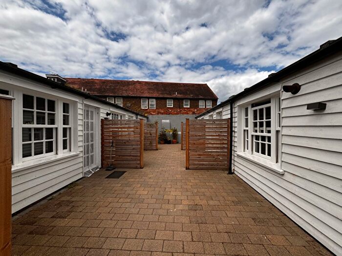 1 Bedroom Studio To Rent In North Lane, Canterbury, CT2