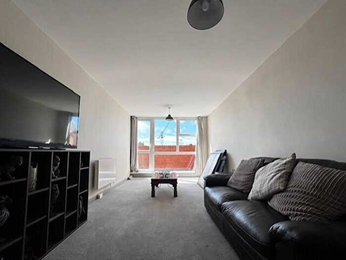 1 Bedroom Flat To Rent In Guildbourne Centre, Worthing, BN11
