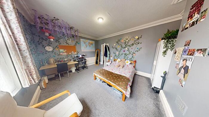 5 Bedroom House To Rent In Beech Avenue, Nottingham, NG7