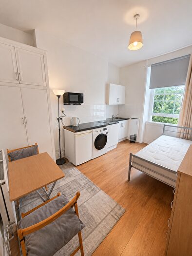 Studio To Rent In Oakley Square, London, NW1
