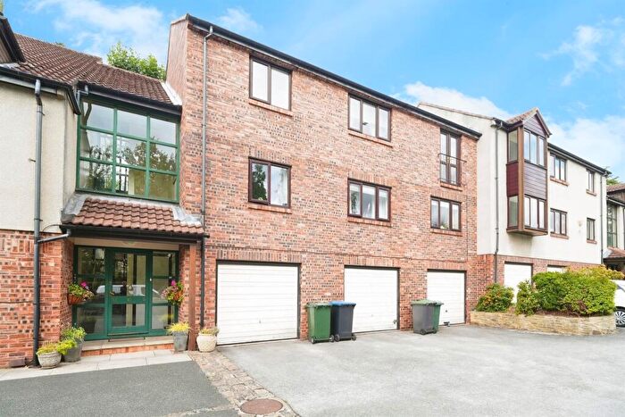 2 Bedroom Apartment For Sale In Ridgewood Close, Baildon, Shipley, BD17