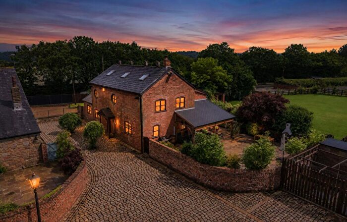 4 Bedroom Barn Conversion For Sale In Wigan Lane, Coppull, PR7