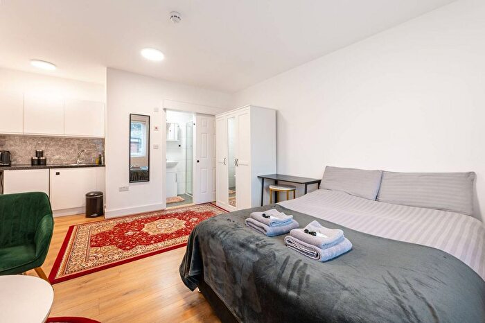 Studio To Rent In Walton Close, Gladstone Park, London, NW2