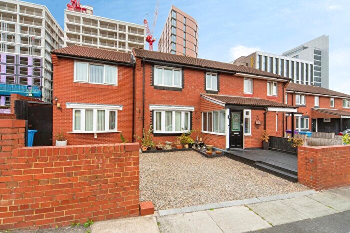5 Bedroom Semi-Detached House For Sale In Maritime Way, Liverpool, Merseyside, L1