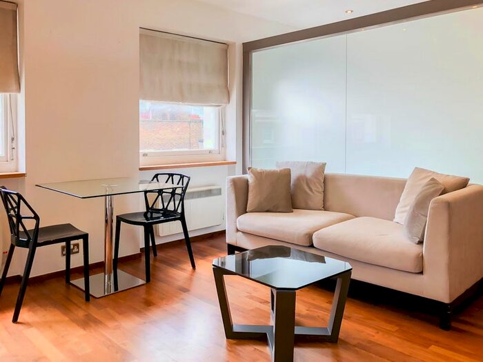 Studio To Rent In Upper Berkeley Street, Marble Arch, Hyde Park, W1H