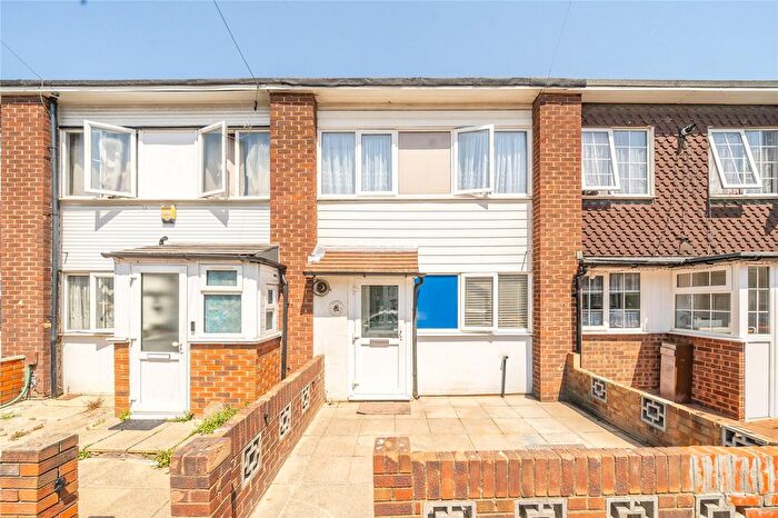 3 Bedroom Terraced House To Rent In Newman Road, London, E13