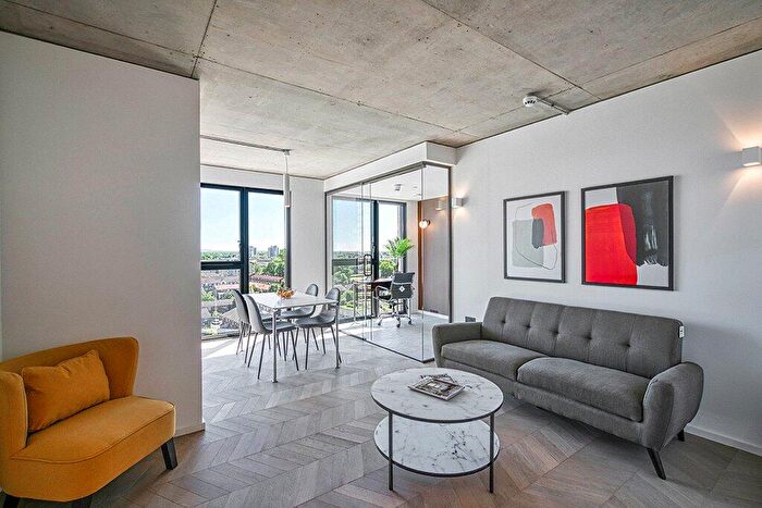 2 Bedroom Apartment To Rent In A Spinners Way, Manchester, M15