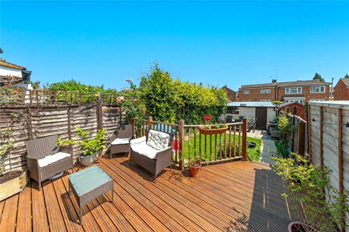 3 Bedroom Terraced House For Sale In Mayfield Road, Luton, Bedfordshire, LU2