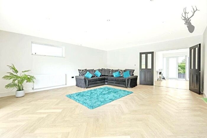 5 Bedroom Detached House To Rent In Acacia Avenue, Wraysbury, Staines-Upon-Thames, TW19