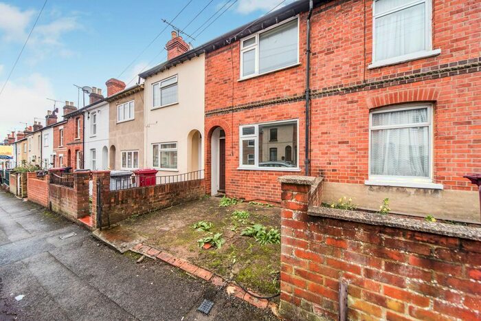 2 Bedroom Terraced House To Rent In Blenheim Gardens, Reading, RG1
