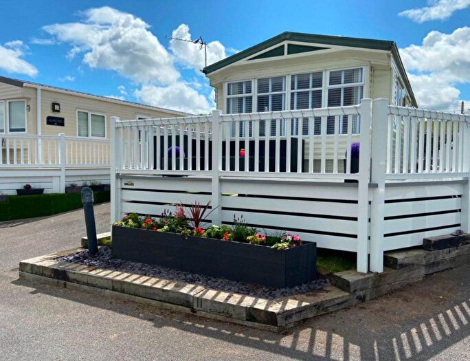 2 Bedroom Mobile/park Home For Sale In Gwespyr, Holywell, CH8