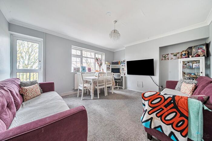 2 Bedroom Flat For Sale In The Poplars, Southgate, London, N14