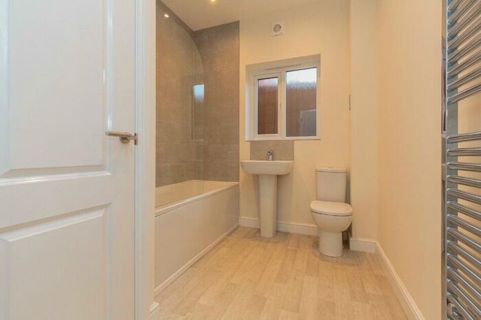 2 Bedroom Bungalow For Sale In Lyndale Road, Burscough, L40