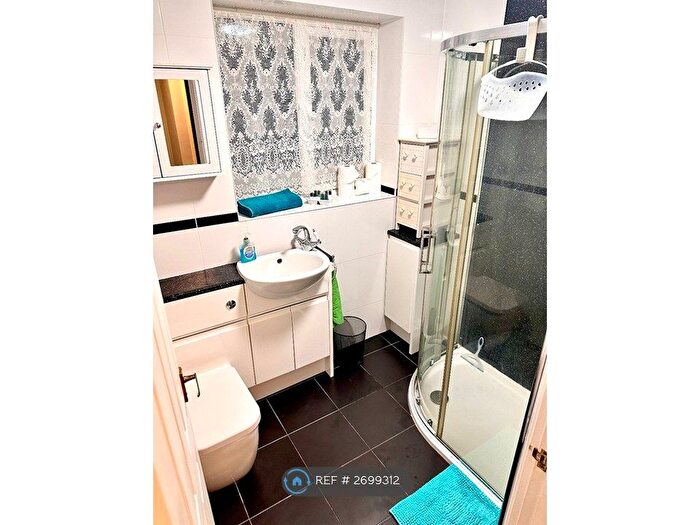 3 Bedroom Terraced House To Rent In Tom Shepley Street, Hyde, SK14