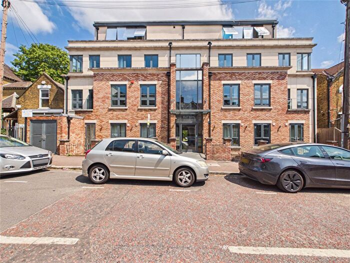 2 Bedroom Flat For Sale In Stainforth Road, London, E17