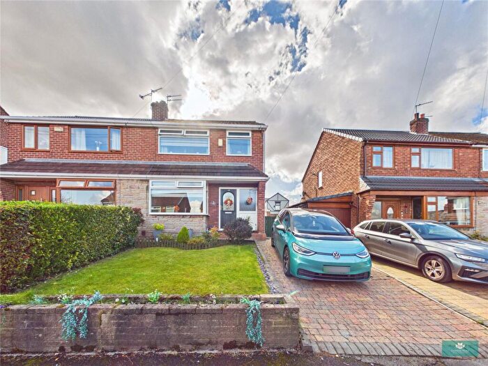 3 Bedroom Semi-Detached House For Sale In Higher Turf Park, Royton, OL2
