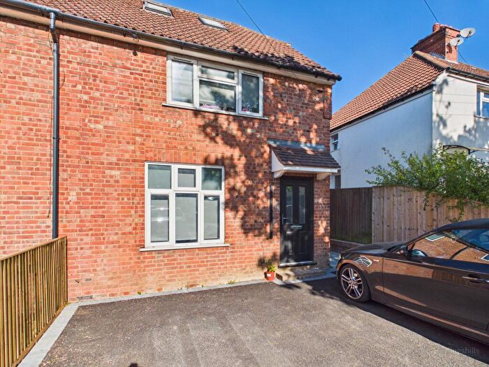 1 Bedroom Flat To Rent In Bowerdean Road, High Wycombe, Buckinghamshire, HP13