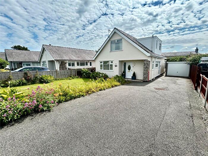 4 Bedroom Bungalow For Sale In Maes Hyfryd, Moelfre, Isle Of Anglesey, LL72