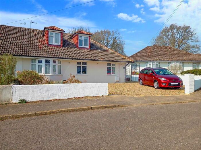 4 Bedroom Bungalow For Sale In Lonewood Way, Hadlow, Tonbridge, Kent, TN11