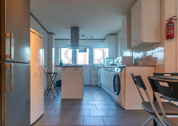 4 Bedroom Terraced House To Rent In Strone Road, London, E12