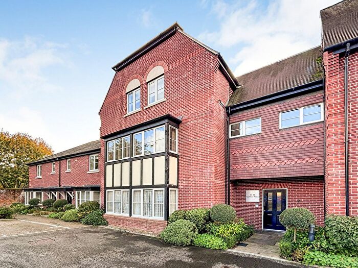 3 Bedroom Property For Sale In Cumber Place, Theale, Reading, RG7