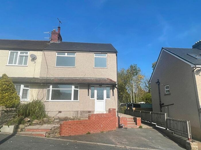 3 Bedroom Semi-detached House To Rent In Princes Road, High Peak, SK23
